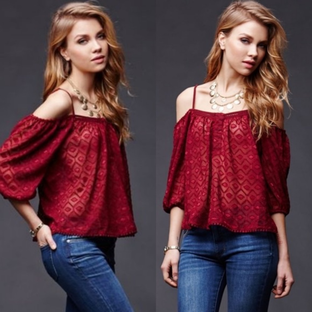 House of Harlow 1960 Sheer Cold Shoulder Blouse Maroon Diamond
